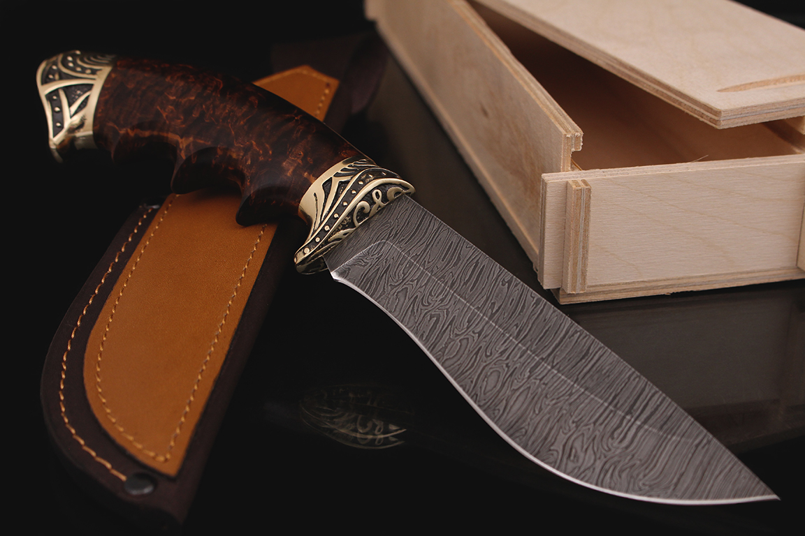 Нож "Егерь" дамасская сталь, рукоять карельская береза (коричневая).