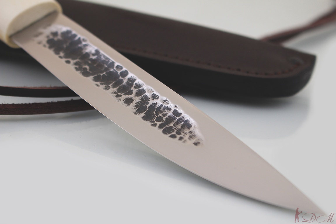 Якутский нож средний "БЫHAХ" кованая х12мф. Рукоять стабилизированная карельская береза.