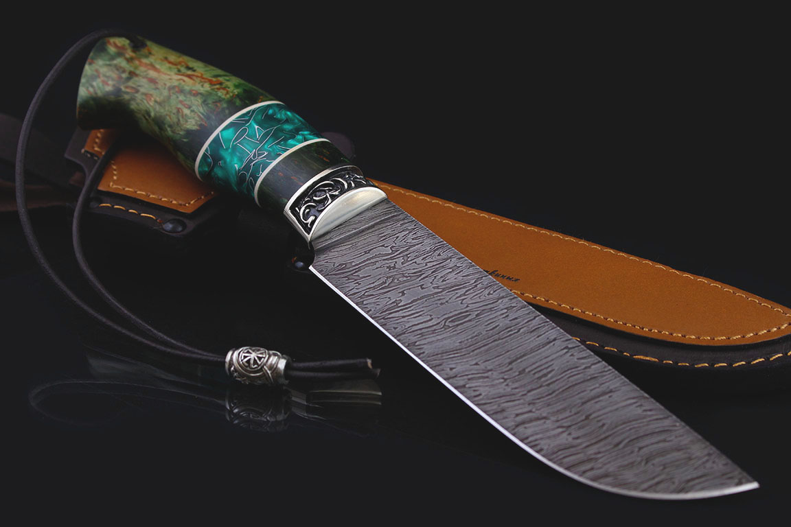 Hunting Knife "Medved". Damascus Steel. Maple Wood Wart. Melchior Bolster